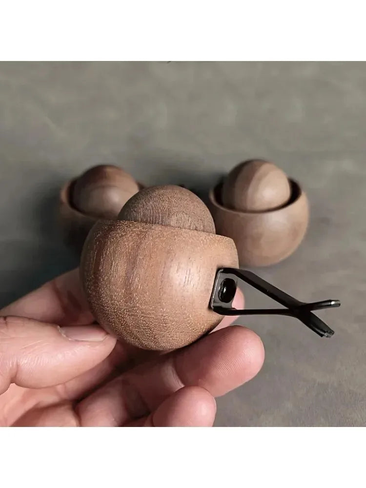 Diffuseur d'Huiles Essentielles Boule en Bois – Clip Voiture & Mini Format Maison