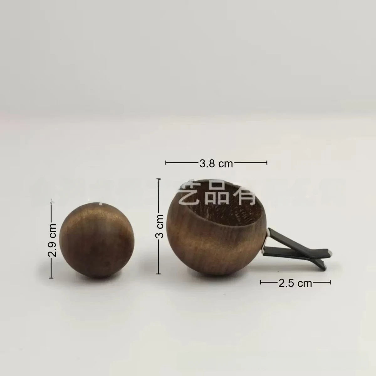 Diffuseur d'Huiles Essentielles Boule en Bois – Clip Voiture & Mini Format Maison