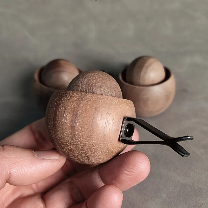 Diffuseur d'Huiles Essentielles Boule en Bois – Clip Voiture & Mini Format Maison