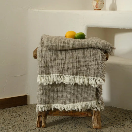 Plaid en Coton et Lin, Léger et Respirant, Toutes Saisons pour Canapé et Lit avec Bords à Pompons